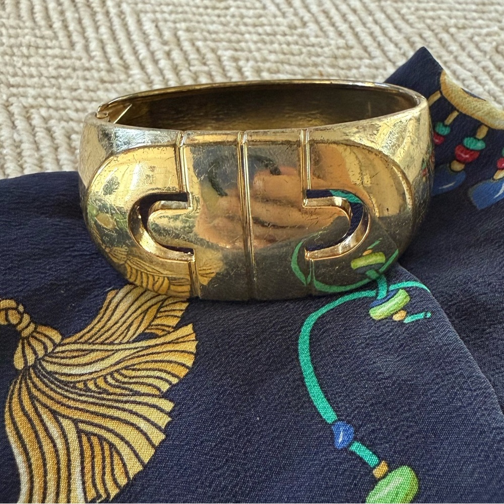 Gold Tone Vintage Cuff Hinge Bracelet - Picture 1 of 6